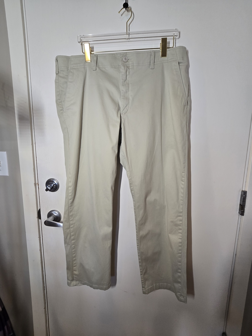 Men's Casual Chino Pants in Light Khaki